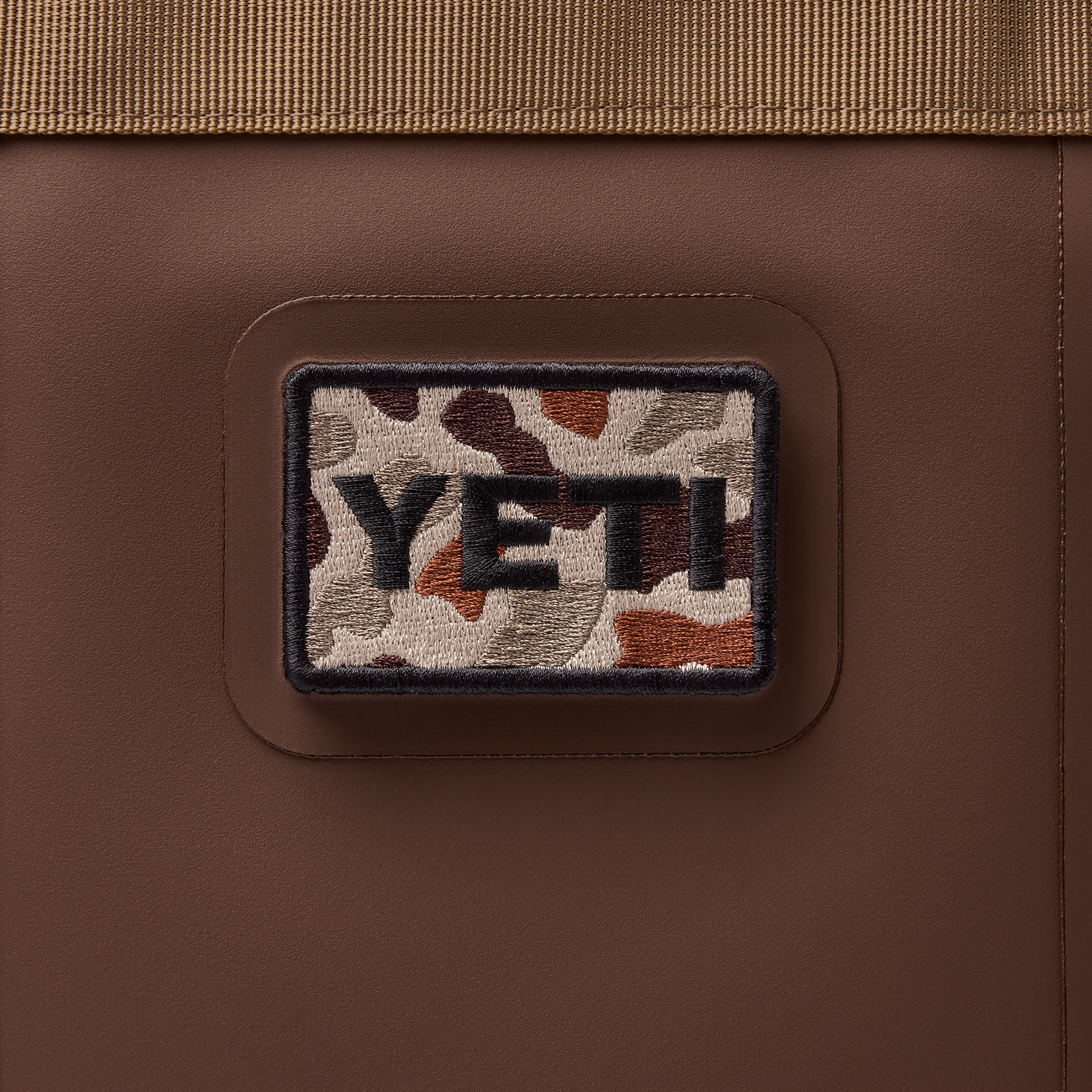 YETI Wetlands-Aufnäher mit Camouflagemuster und YETI-Logo