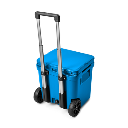 YETI Roadie® 48-Kühlbox auf Rädern Big Wave Blue
