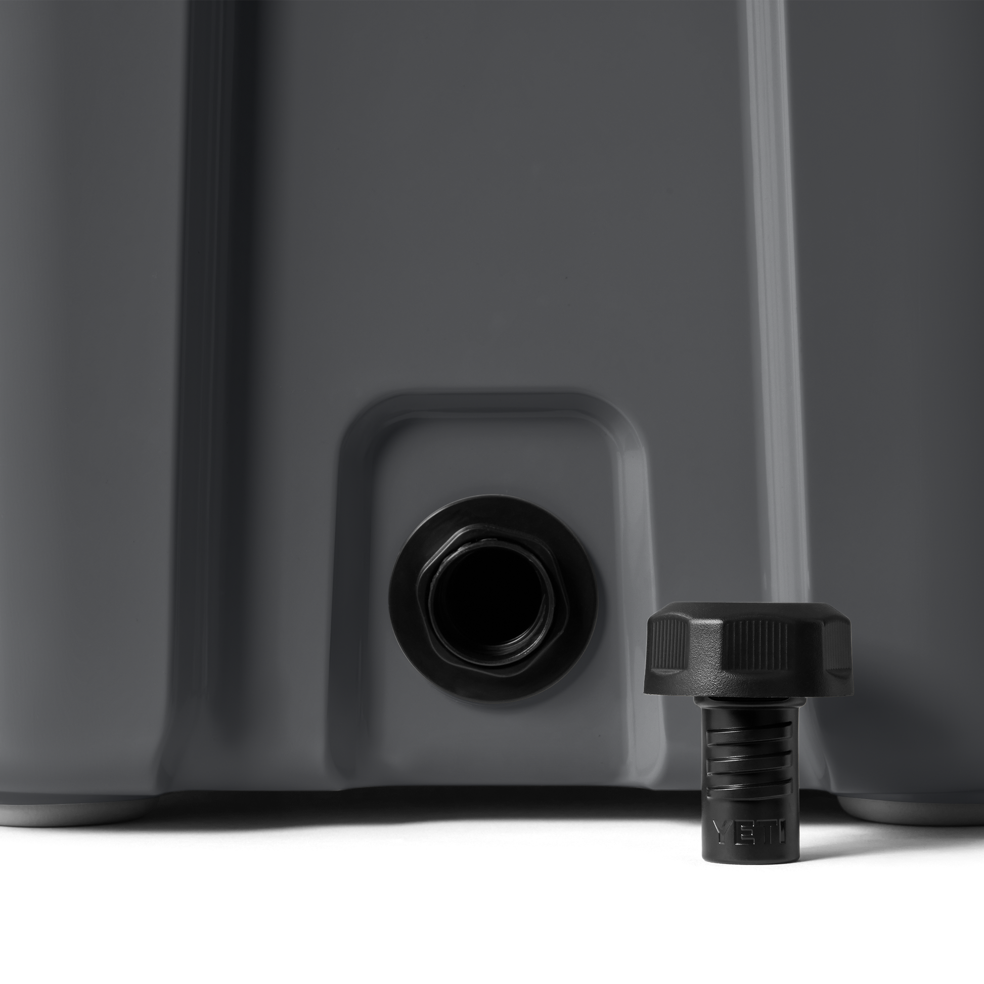 YETI Roadie® 24 Kühlbox Charcoal 