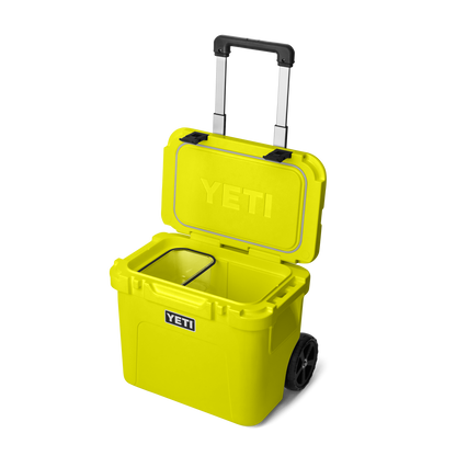 YETI Roadie® 32 Kühlbox auf Rädern Firefly Yellow